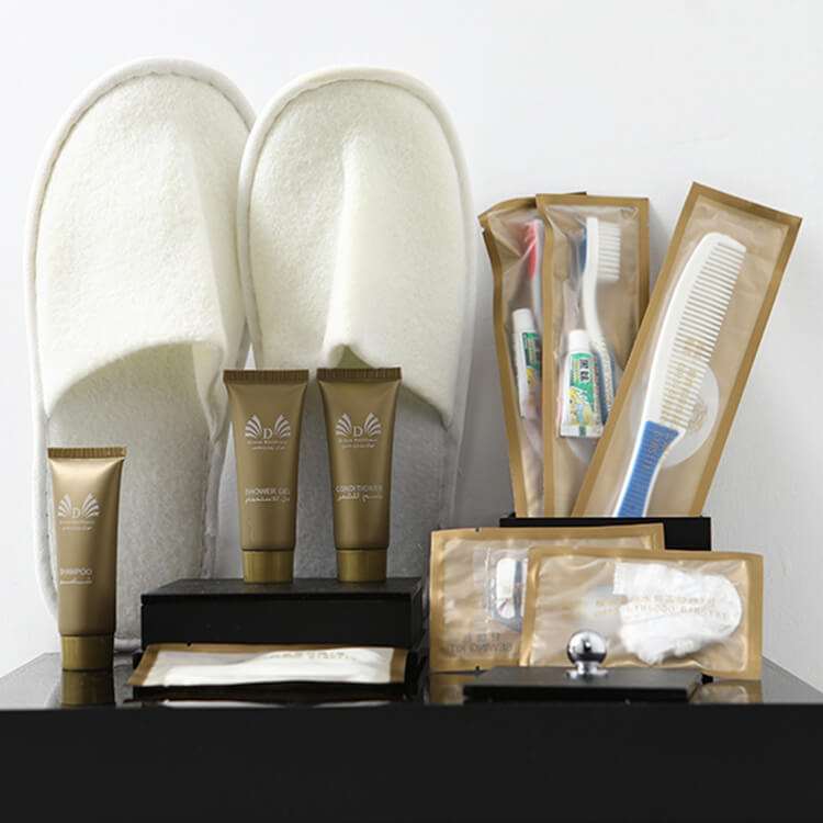 Customized design package star hotel bathroom amenities kit